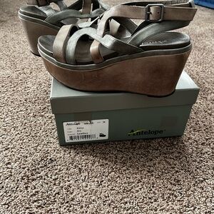 Antelope platform sandals